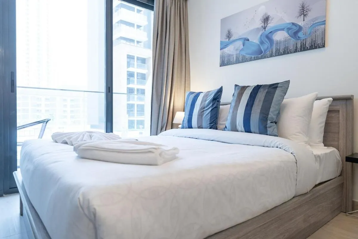 Modest Studio In Meydan ドバイ